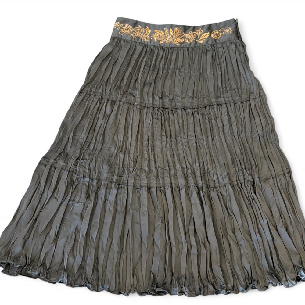 Bandolino Vintage Y2K Black Crinkled Maxi Skirt with Gold Beaded Waistband Sz 6
